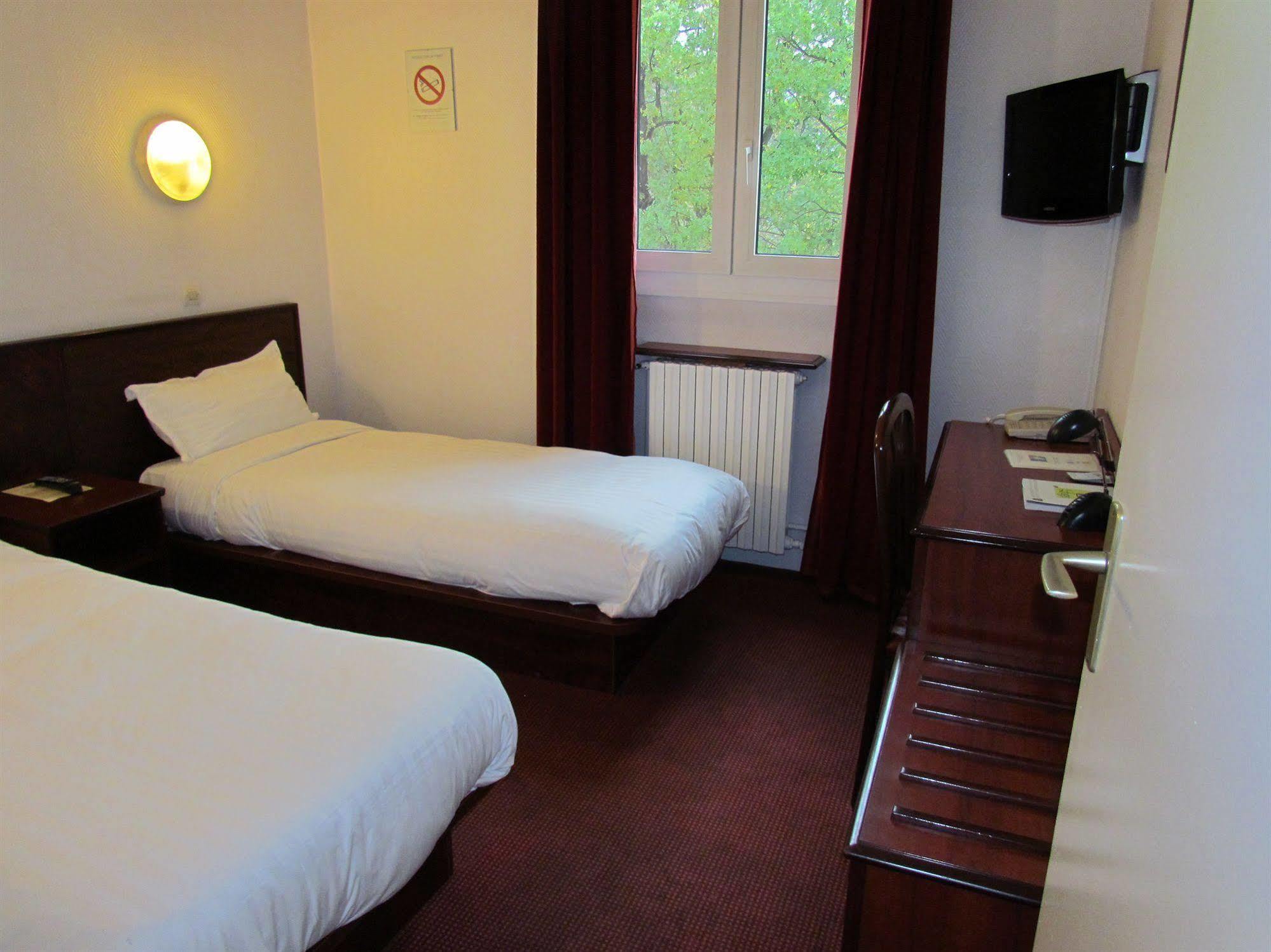 Hotel Du Parc Aulnay-sous-Bois Esterno foto